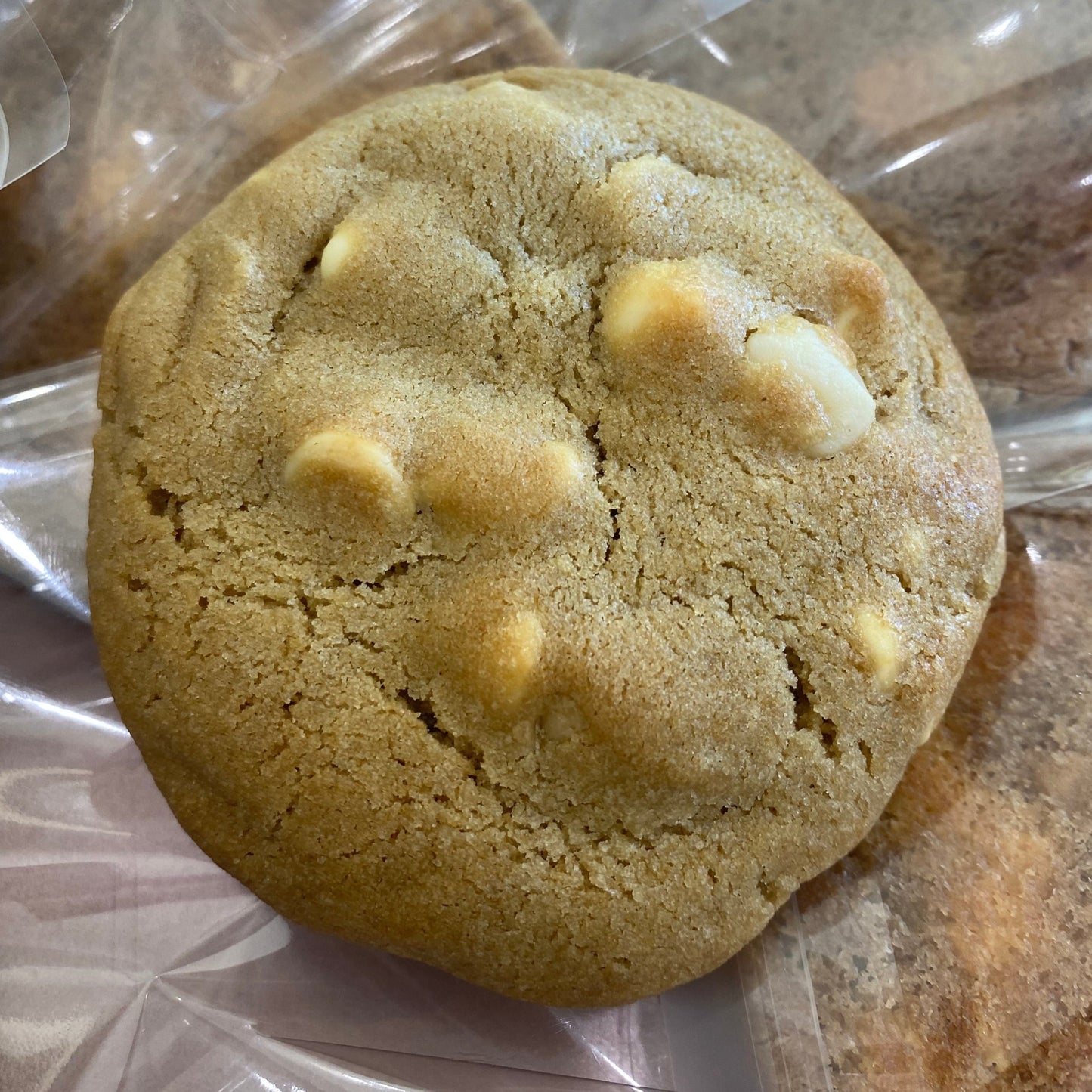 White Choc Chip & Macadamia